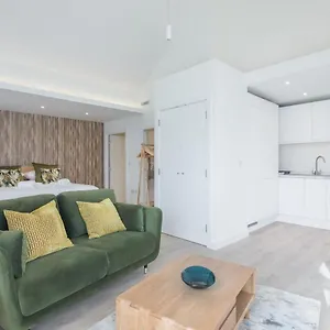 Luxurious City Centre With Balcony Apartment Cambridge (Cambridgeshire)