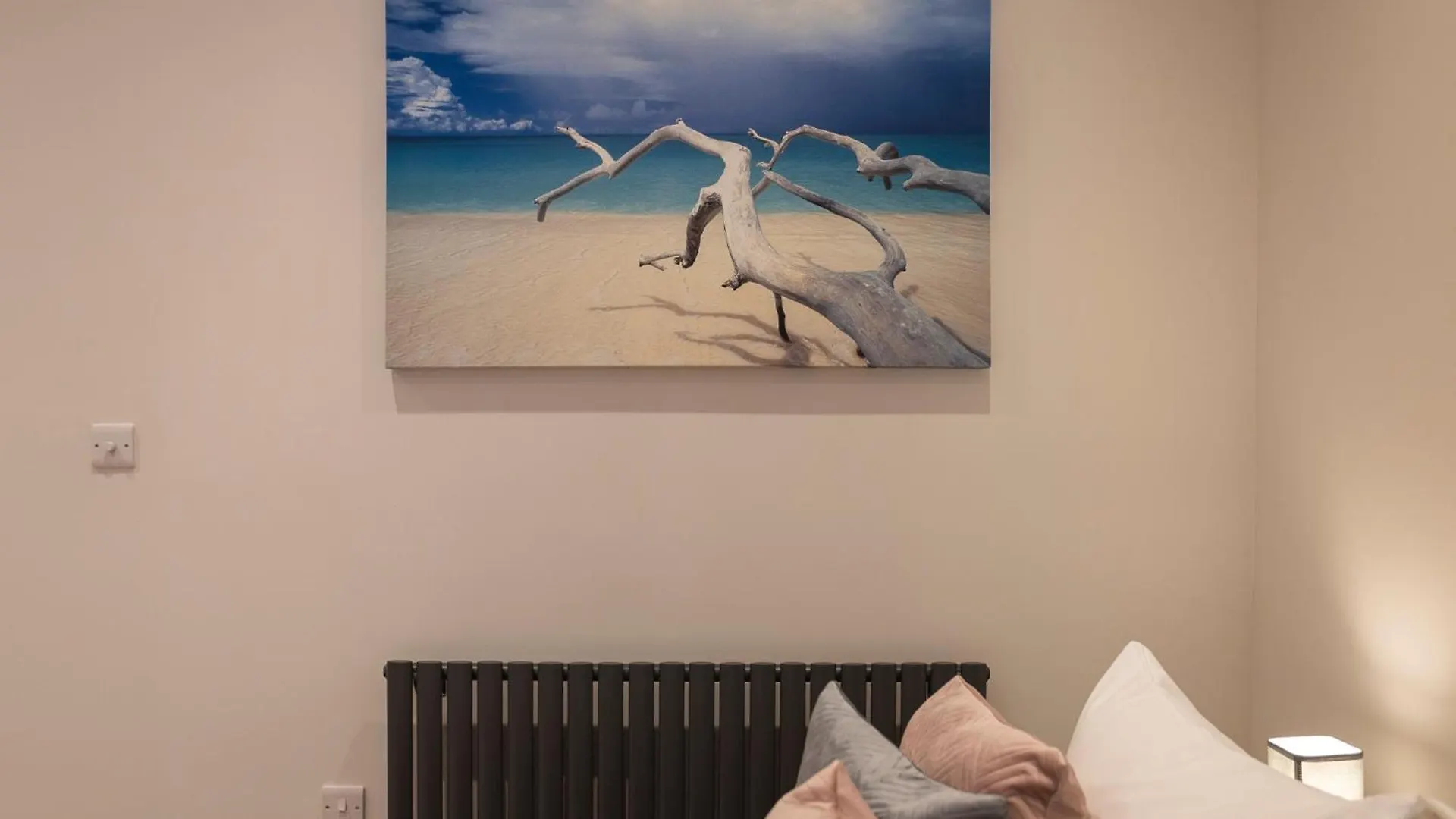 Flat 1 Stunning Central Loft Style Apartment In The Famous Brighton Lanes