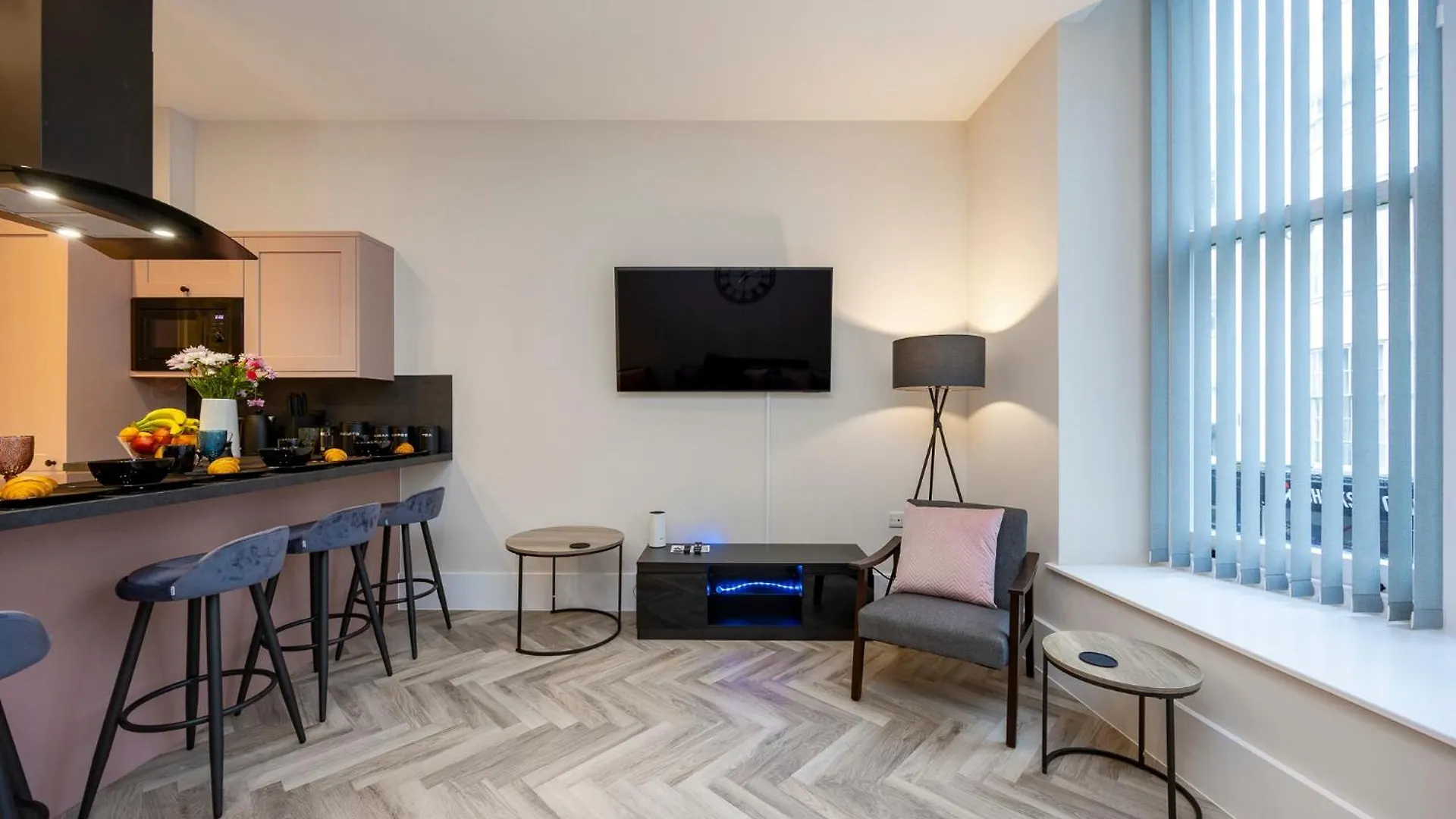Flat 1 Stunning Central Loft Style Apartment In The Famous Brighton Lanes